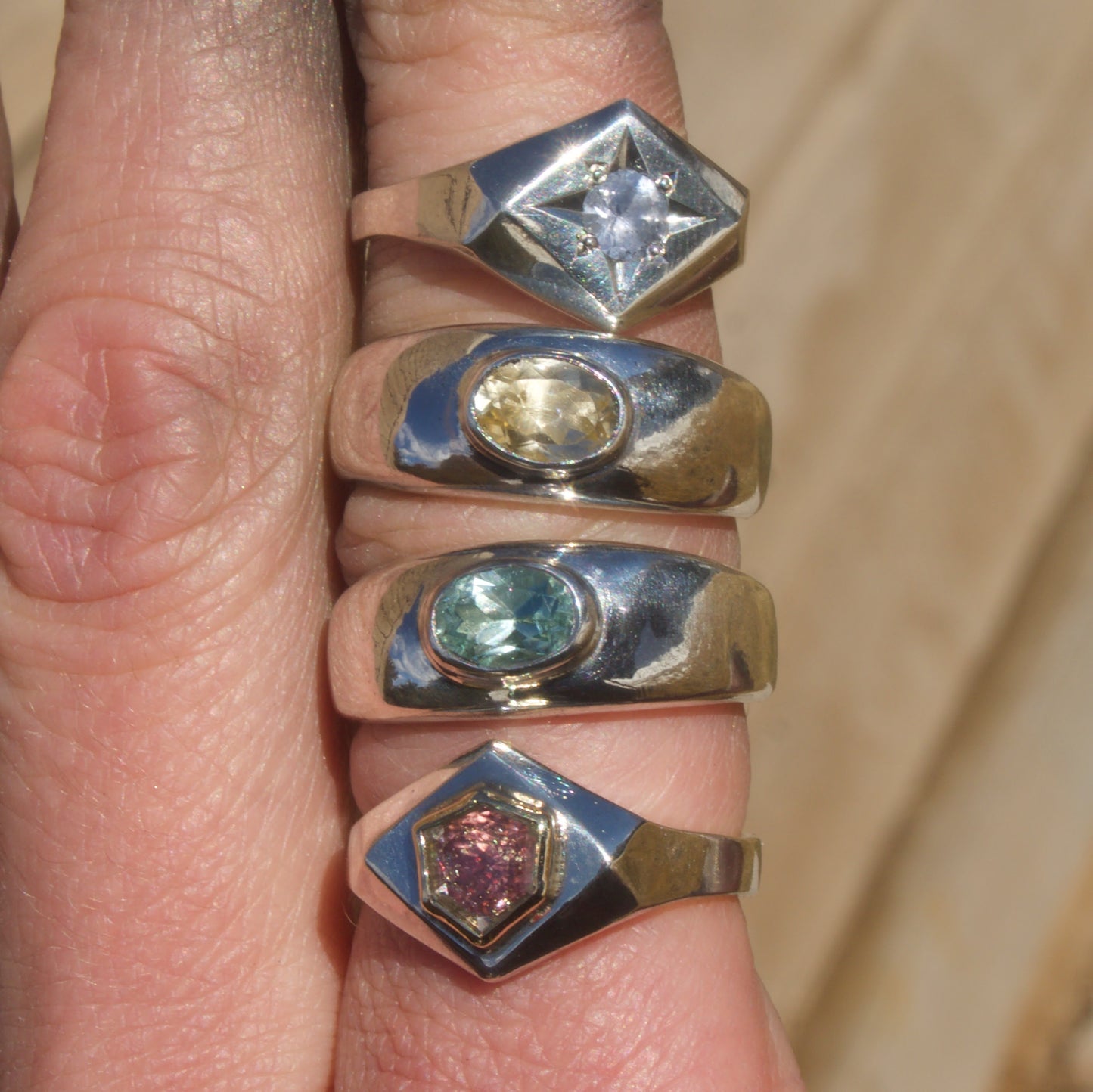 Size 7.5 / Aquamarine Bubble Ring