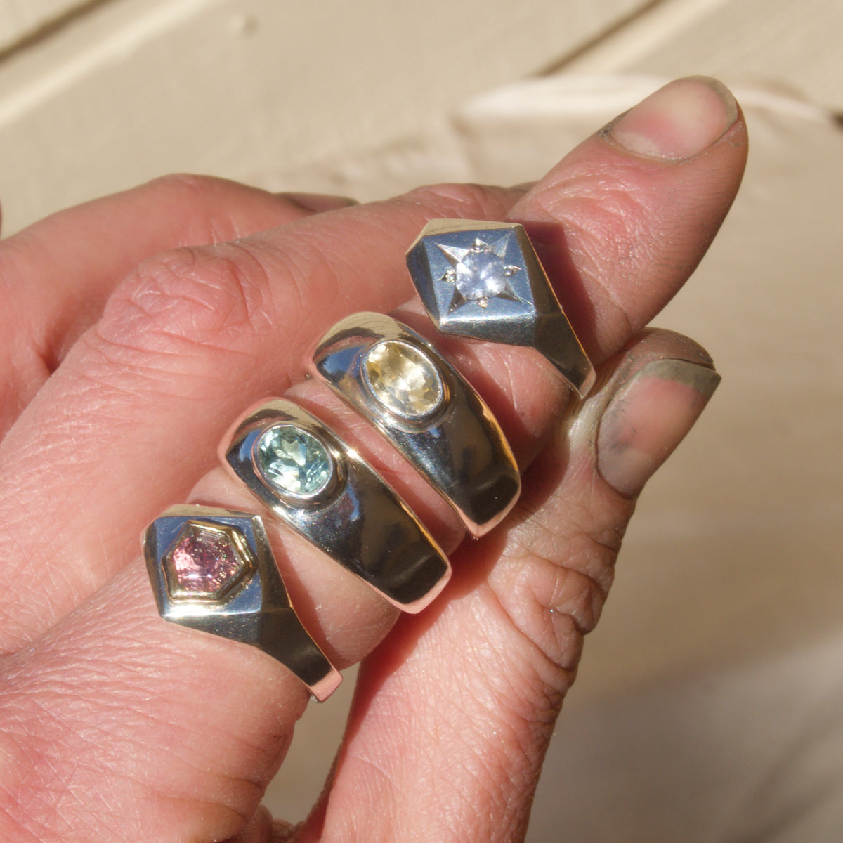 Gemmy Bubble Rings for Jardin