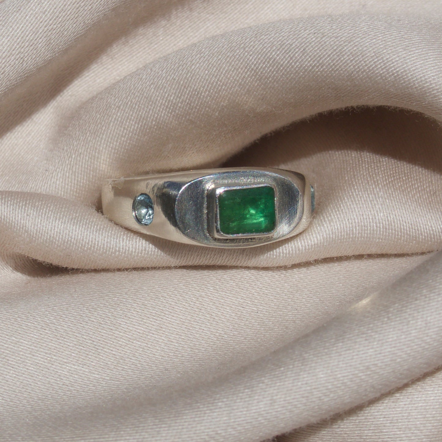 emerald signet ring 