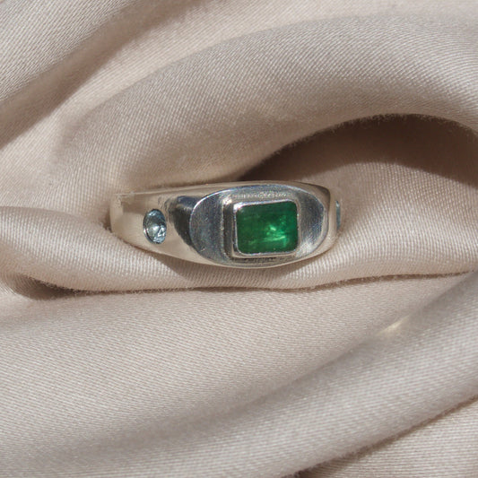 emerald signet ring 