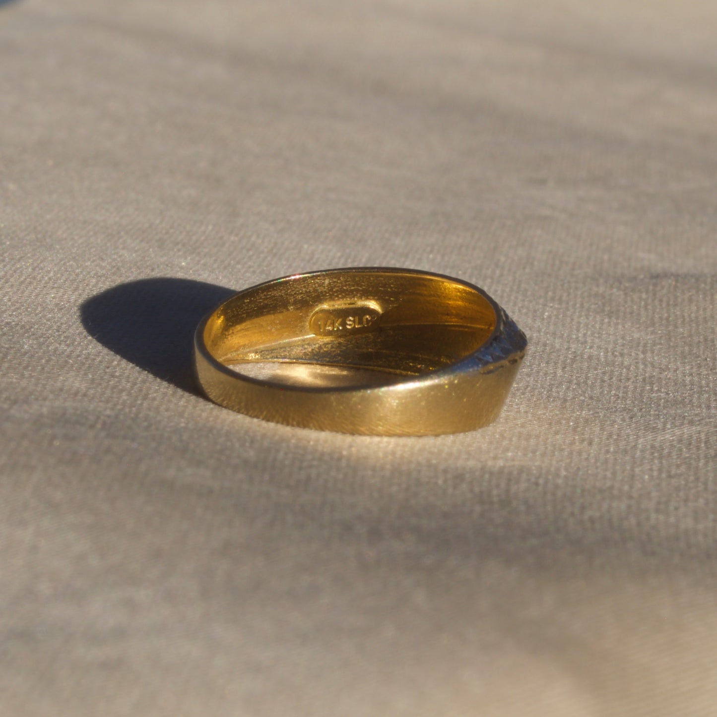 Size 6 / Vintage Gold Ridge Ring