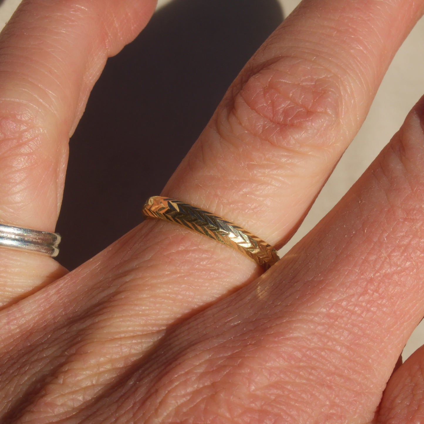 Size 6 / Vintage Gold Band