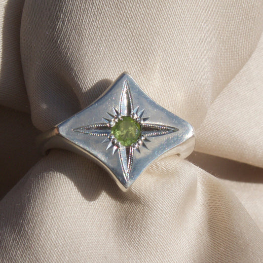 Starry Eyed Peridot Signet