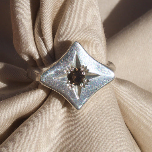 Size 7.5 / Chocolate Starry Eyed Signet