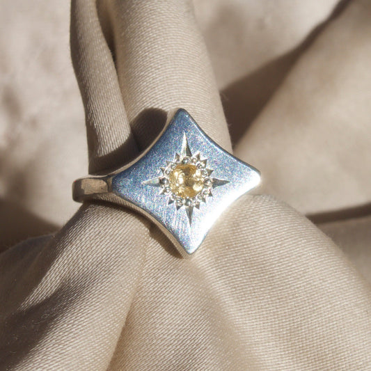 Size 5 / Lemon Starry Eyed Signet