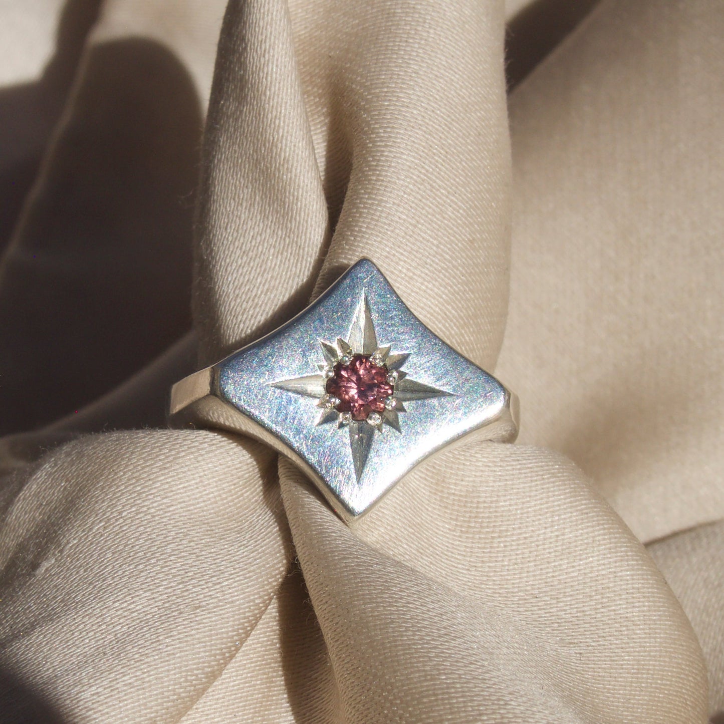 Size 7 / Strawberry Starry Eyed Signet