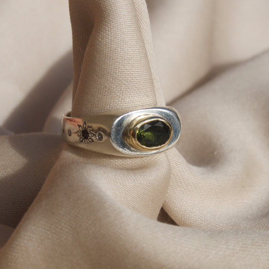 Size 6 / Moldavite Signet Ring