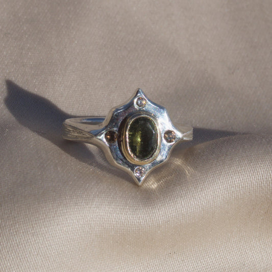 Size 7.5 / Moldavite Marvella