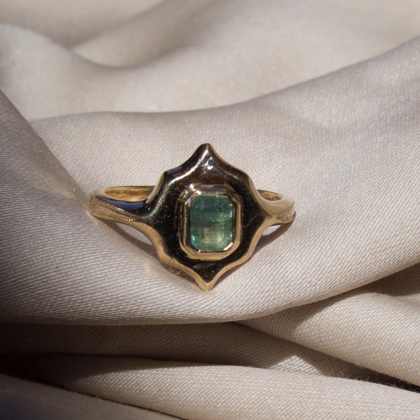 Size 7 / Emerald Marvella Ring