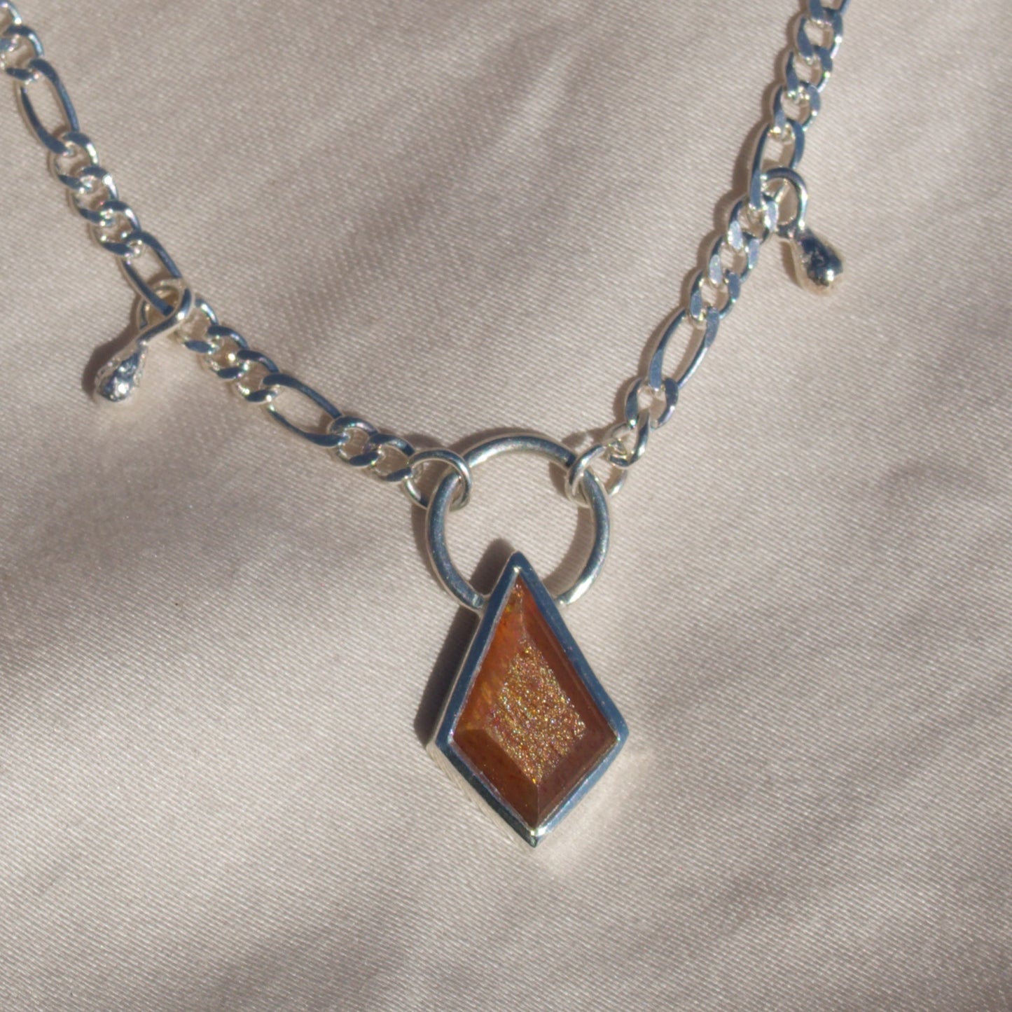 Sunstone Dippin' Dotted Necklace