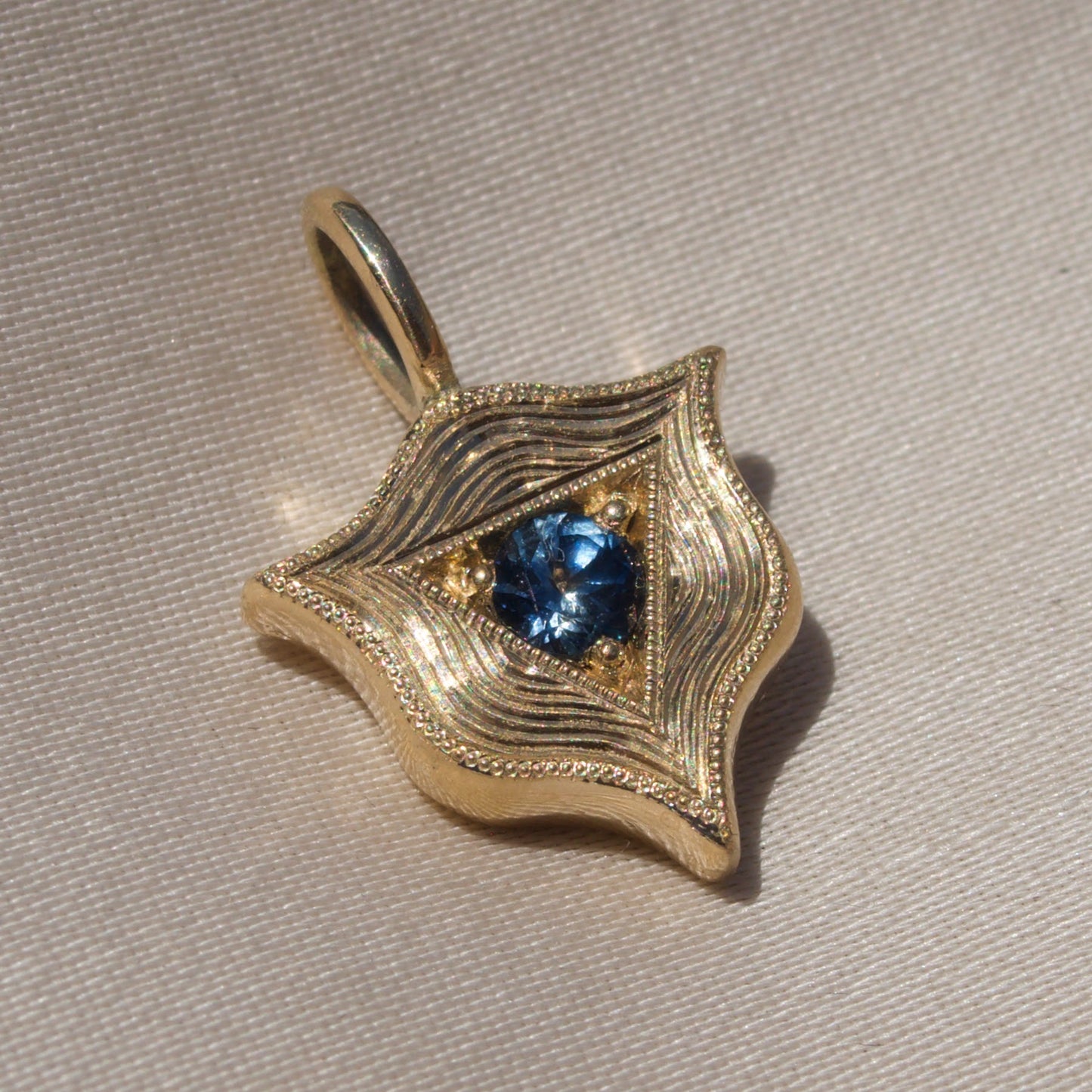 10k Gold Montana Sapphire Tile