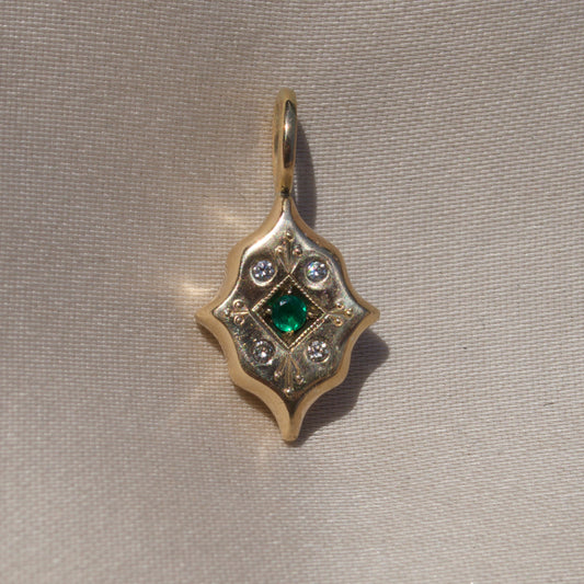 10k Gold Emerald Tile