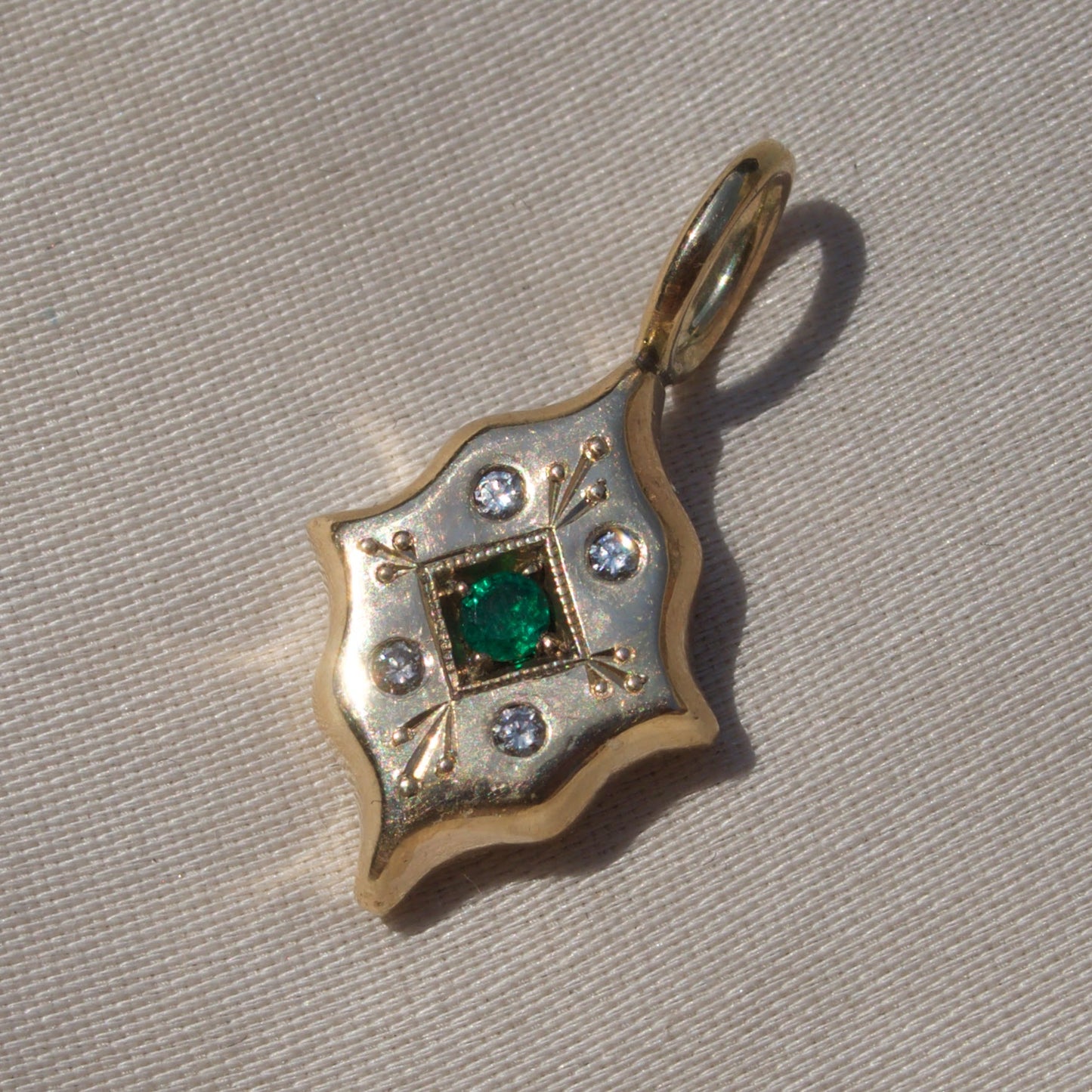 10k Gold Emerald Tile