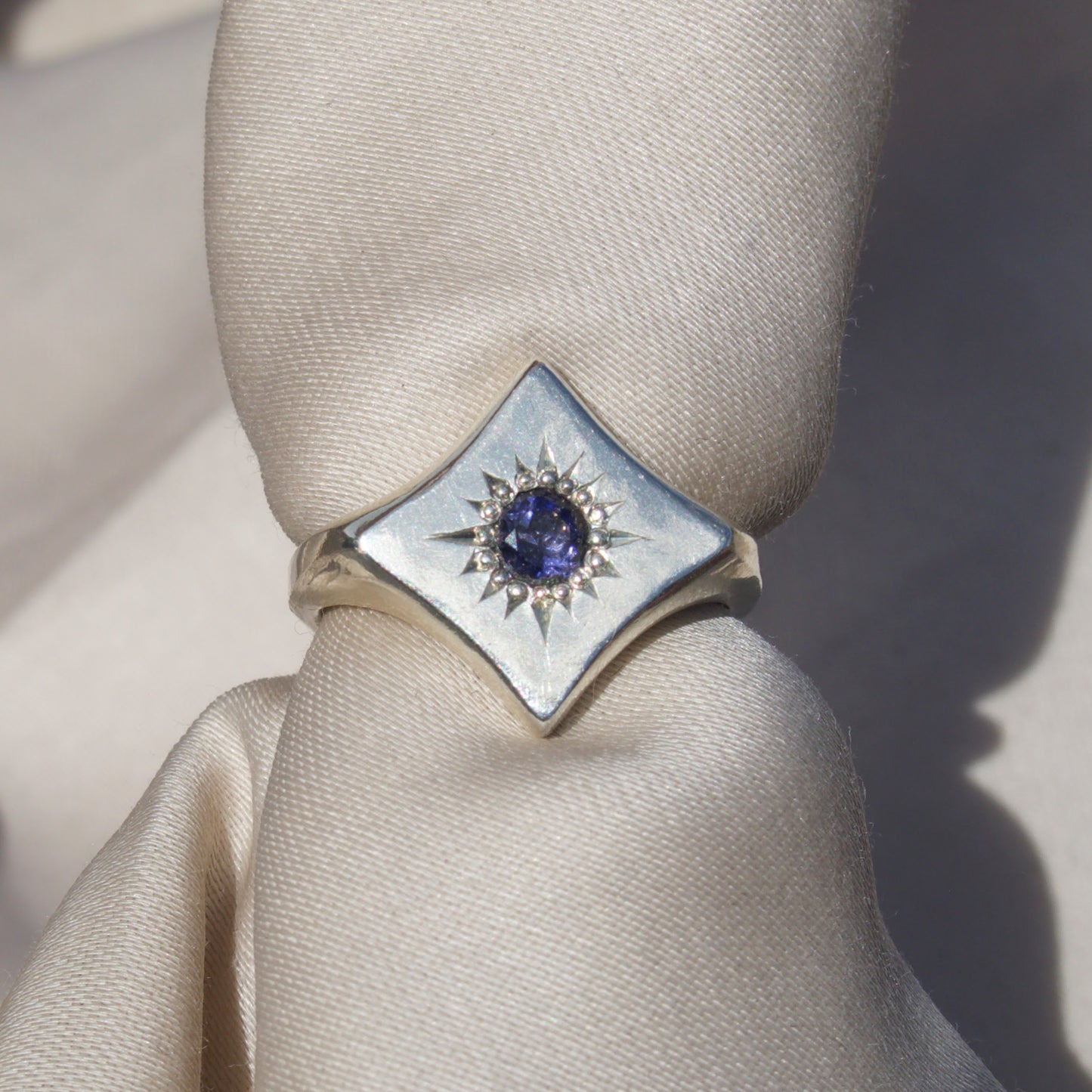 Size 6 / Starry Eyed Iolite