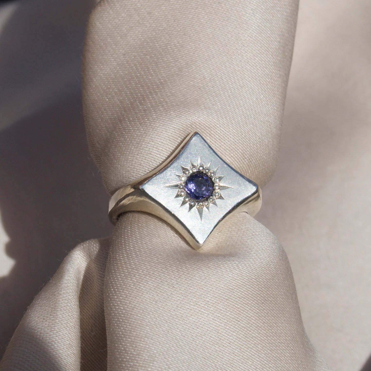 Size 6 / Starry Eyed Iolite