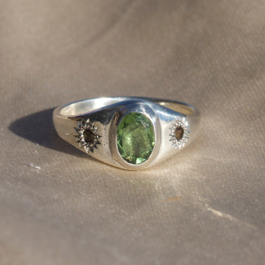 Size 7 / Moldavite