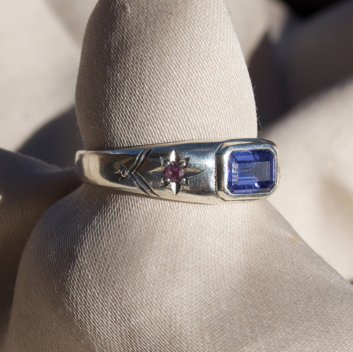 Size 8.75 / Tanzanite x Alexandrite
