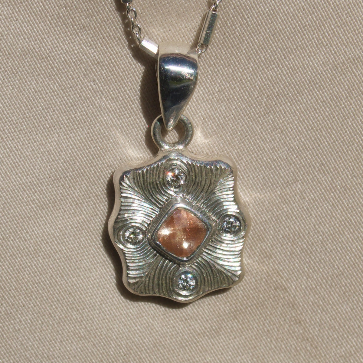 Oregon Sunstone Wavy Tile
