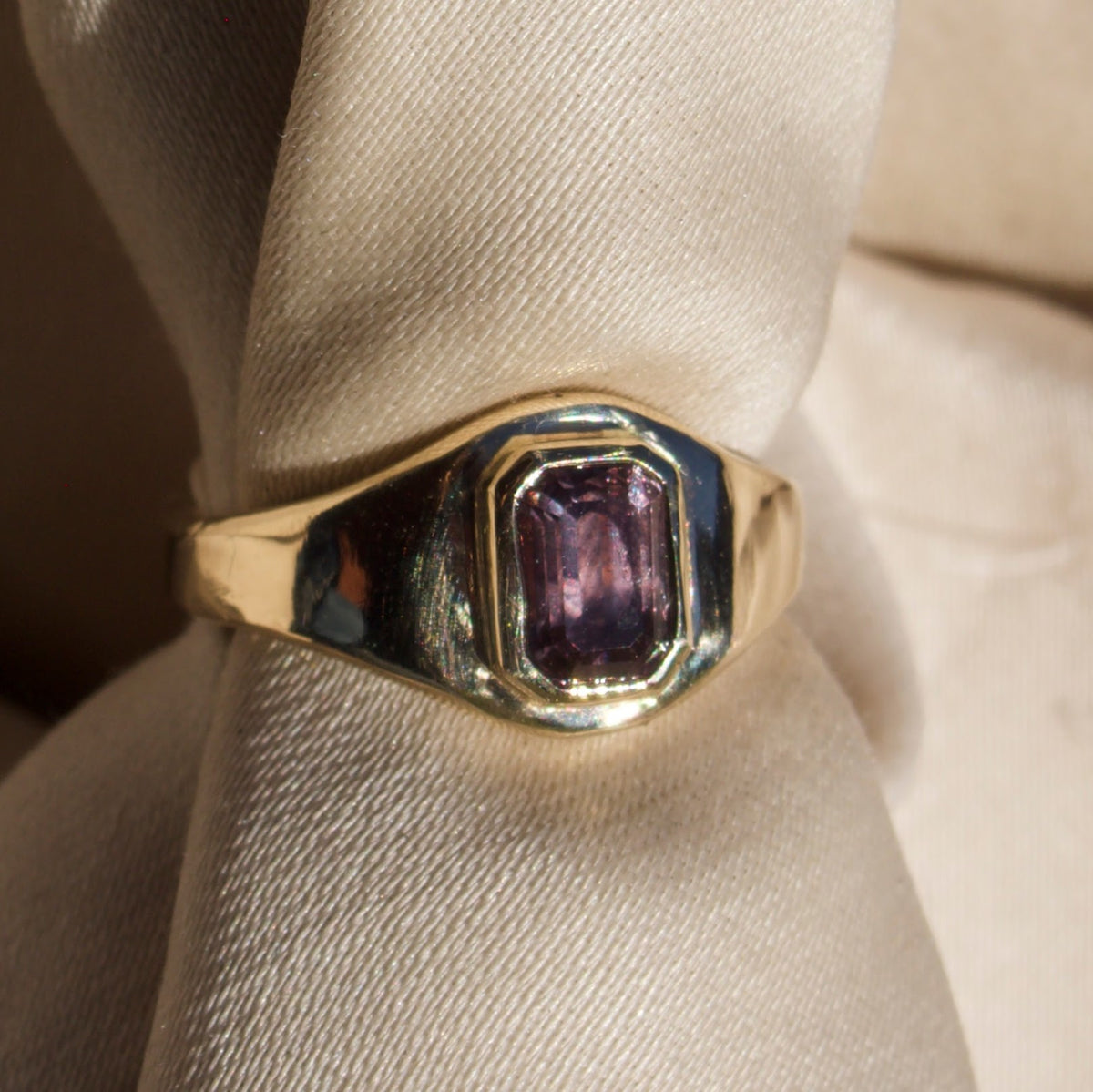 Size 5.25 / Color Change Garnet